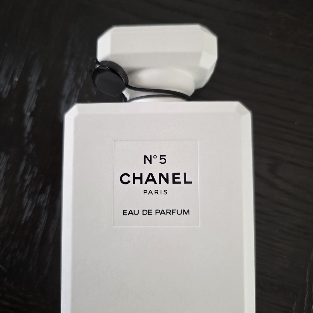 CHANEL N°5 Eau de Parfum - White and Black
